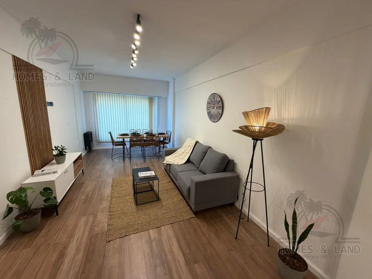 Departamento tres ambientes al frente con balcon Frances 5