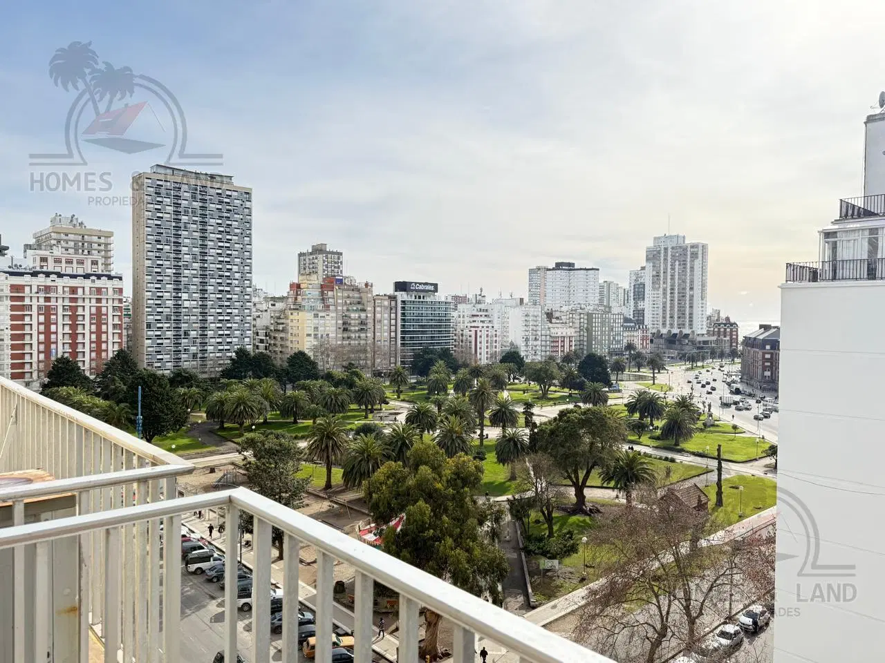 Departamento 4 ambientes con Balcon al frente y Vista a Plaza Colon 5