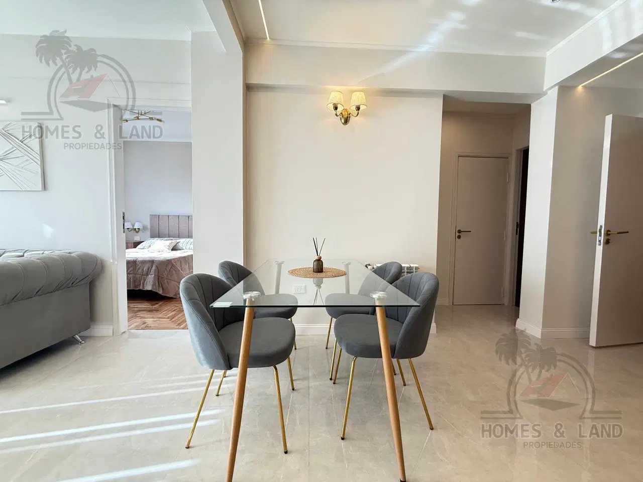 Departamento 4 ambientes con Balcon al frente y Vista a Plaza Colon 3