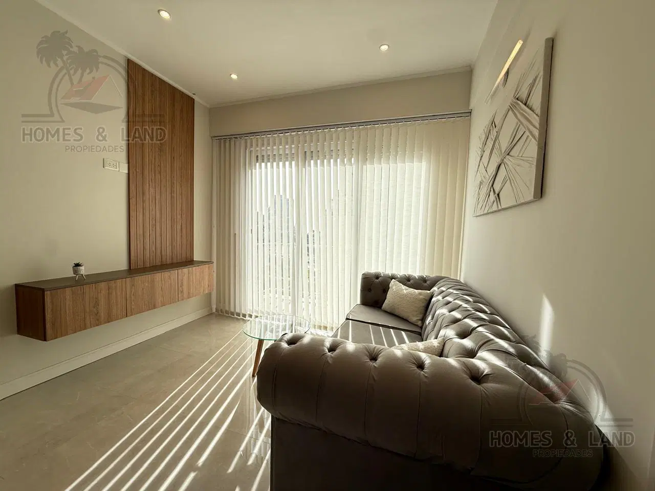Departamento 4 ambientes con Balcon al frente y Vista a Plaza Colon 1
