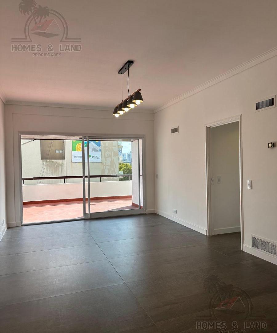 Foto de Departamento con cochera y terraza, imagen 2