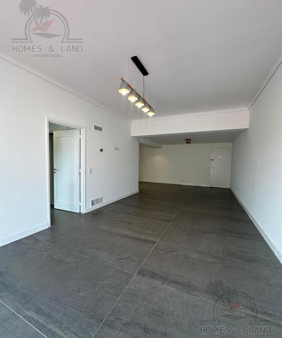 Foto de Departamento con cochera y terraza, imagen 1