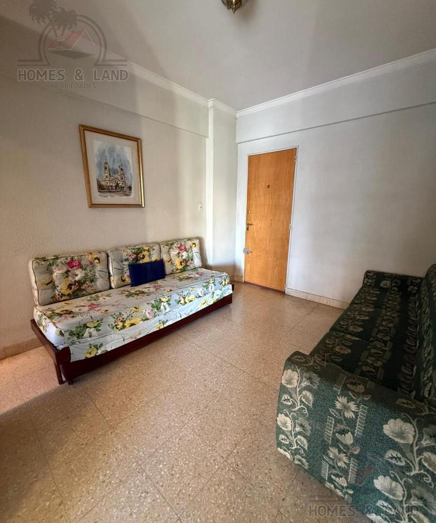Foto de Departamento un ambiente a la calle con balcón saliente, imagen 1