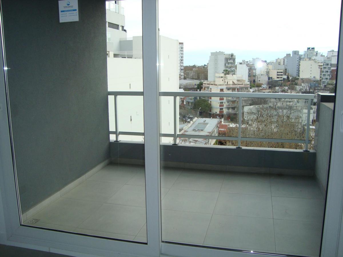 Foto de VILLA LURO. Dtos 4 Amb al frente Cochera Baulera - 3 Baños - Balcon, imagen 5