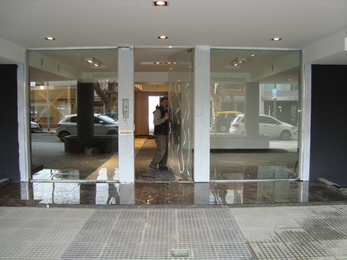 VILLA LURO. Dtos 4 Amb al frente Cochera Baulera - 3 Baños - Balcon Aterr.