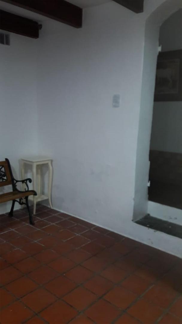 Liniers. Ibarrola 6900. Casa - 7 - Ambientes - 2 - Plantas - 3 - Baños - Ideal - 2 - Familias 4