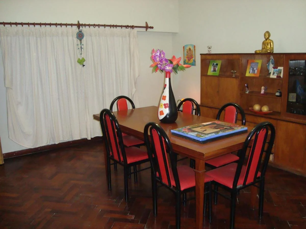 Liniers. Guamini 1100. Casa - Ph - 2 - Plantas - Frente - 5 - Amb - 2 - Patios - Cub - Cochera. 2