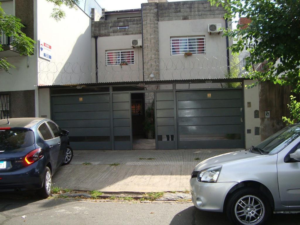 Versalles. Dupuy 800. Casa - 5 - Amb - 3 - Plantas - 2 - Cocheras - "Impecable" 2
