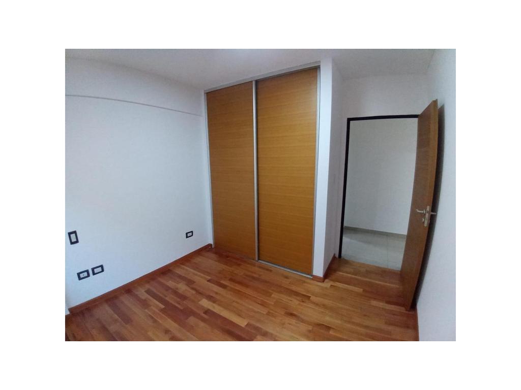 Flores. Quirno 200. Semipiso 2 Amb C/frente Patio Cochera 4