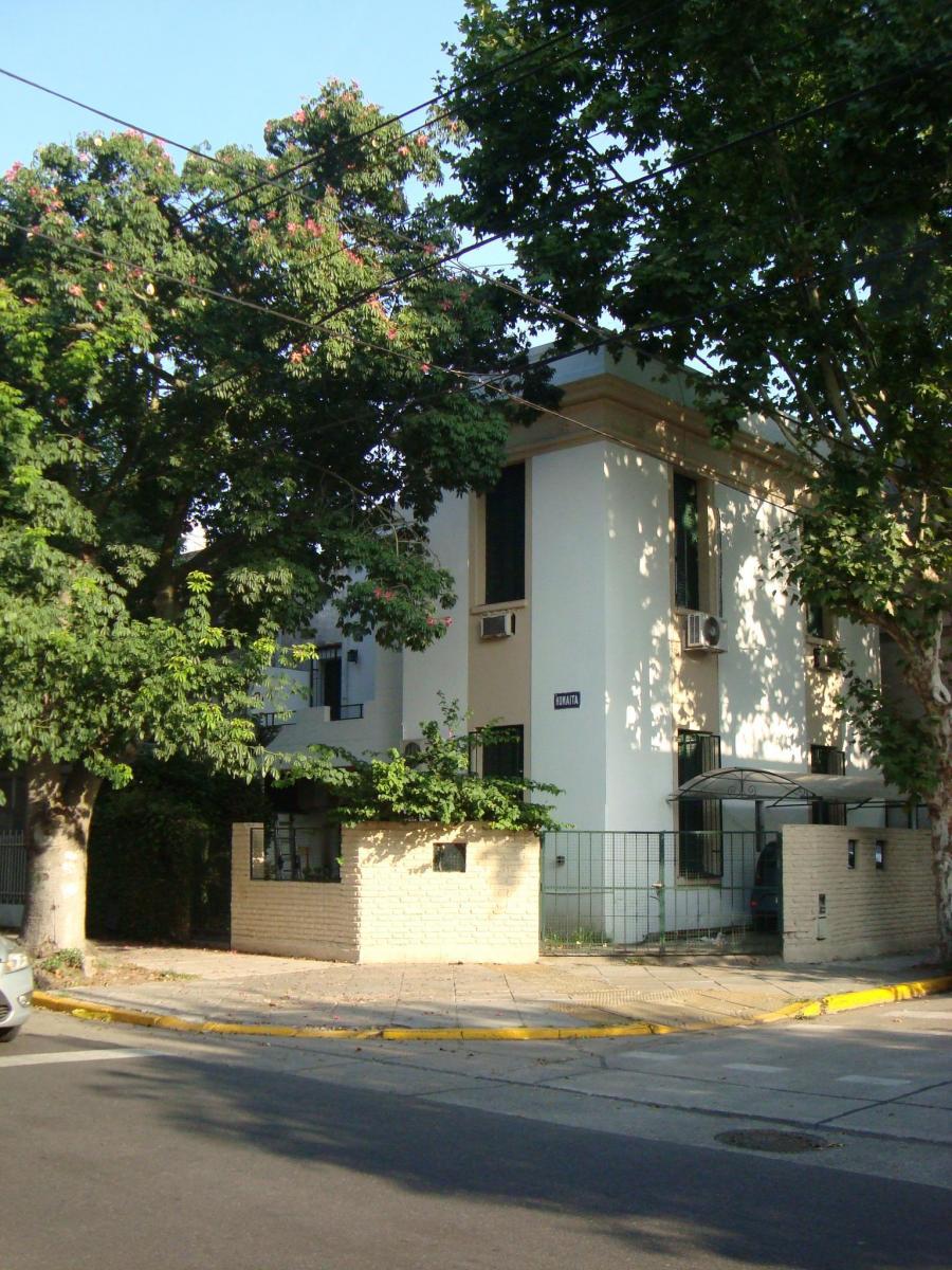 Liniers. Humaita 6900. Casa 2 Plantas 5 Ambientes Jardin Cochera. 1