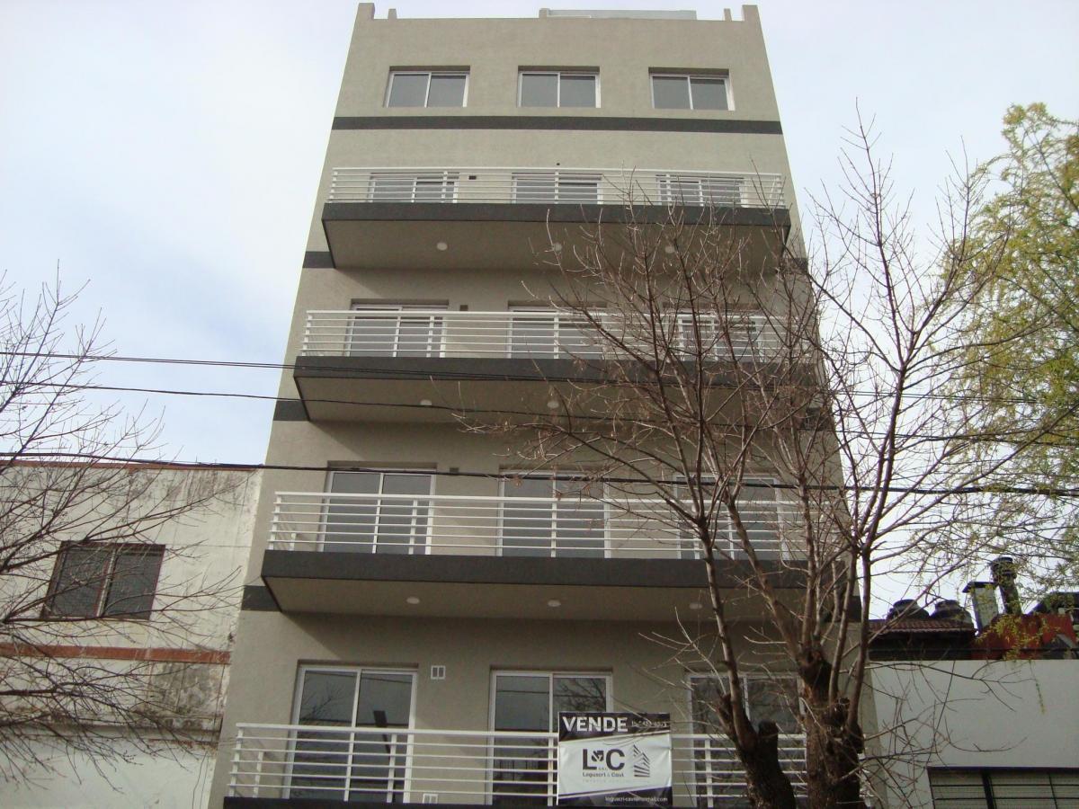 Mataderos. Basualdo 1400. Monoambiente con Patio y Balcon. " a Estrenar " 3