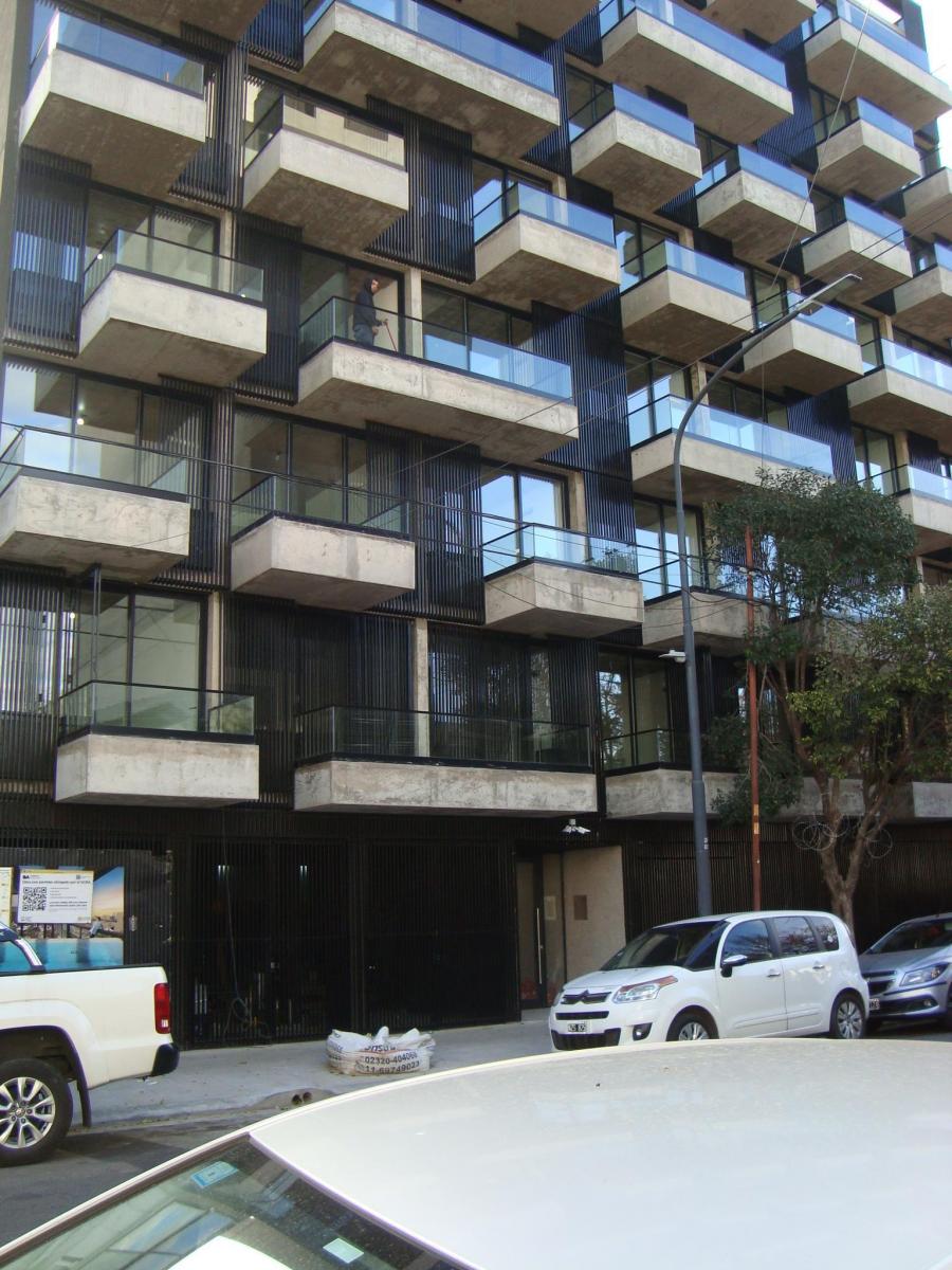Villa Luro. Larrazabal 100. Departamento 2 Ambientes Frente con Balcon. 5
