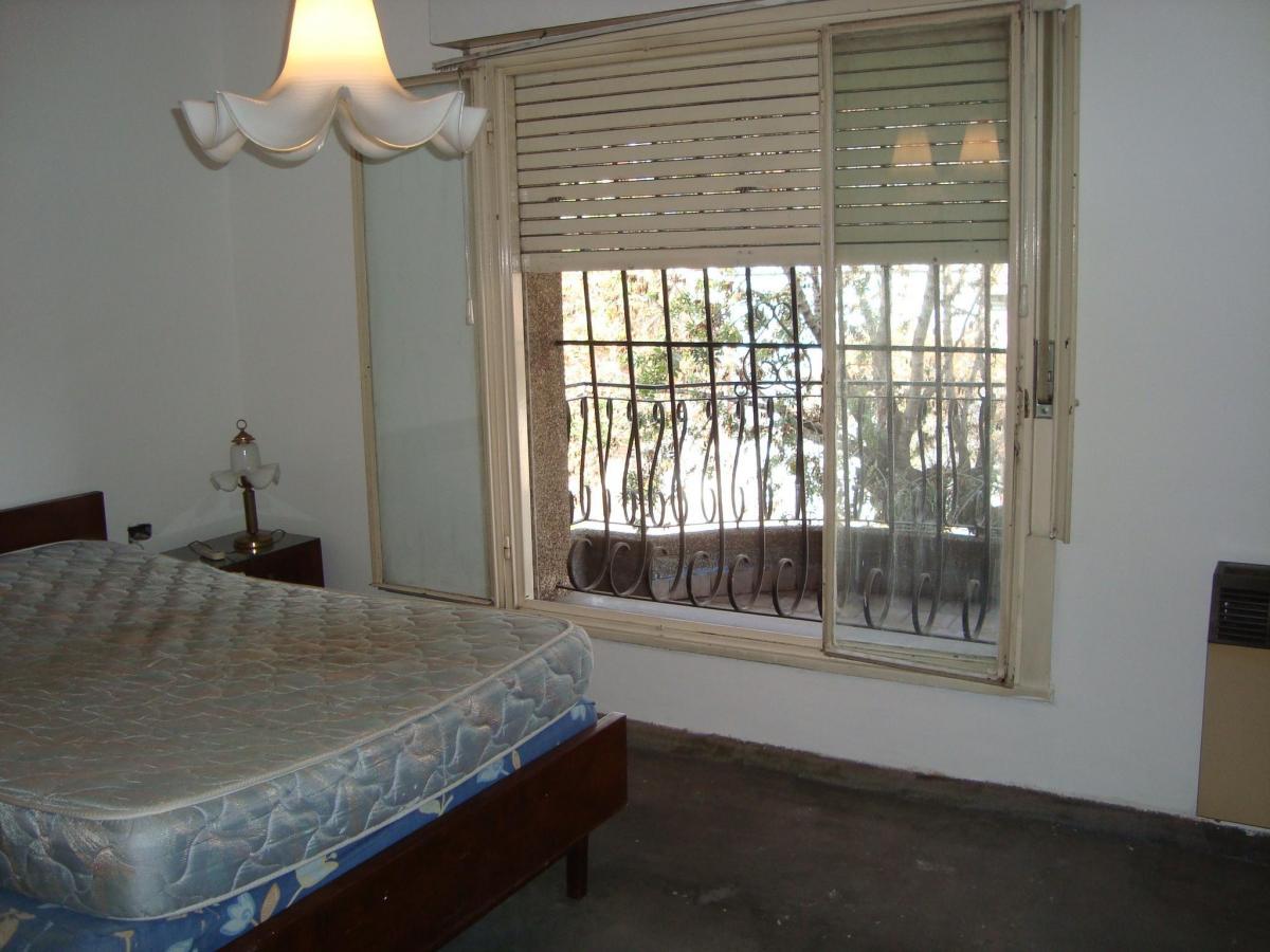 Villa Lugano. Albariños 2700. PH 3 Amb Frente Balcon Patio Parrilla. 1
