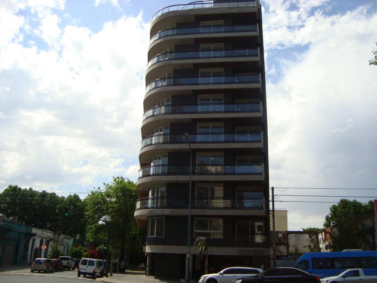 VILLA LURO. EDIFICIO CONSTRUIDO POR NOCITO. AV. RIVADAVIA 10600. 2 AMB Frente