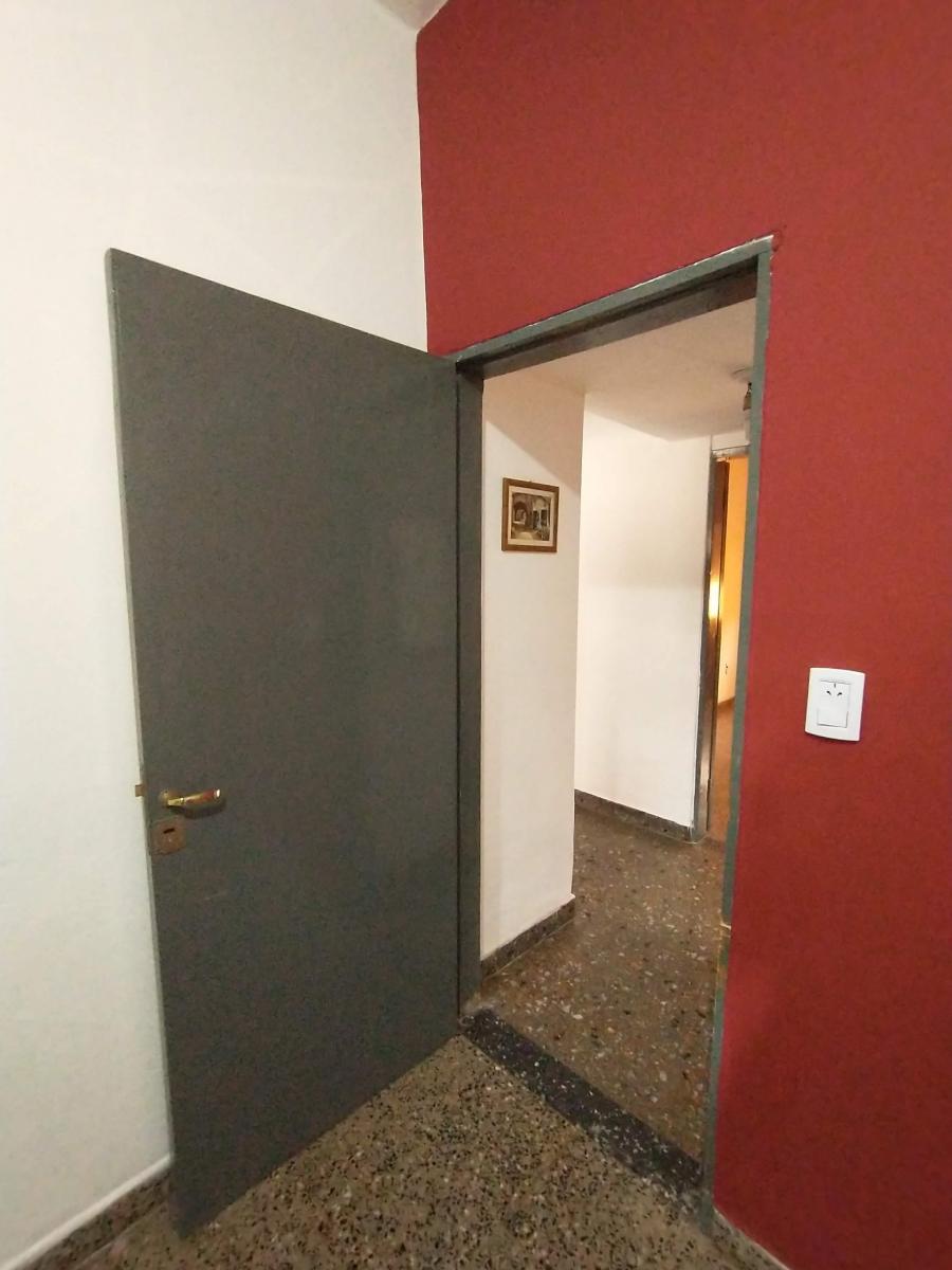 V. LUZURIAGA. CARABOBO 5300. CASA 3 AMB PATIO TERRAZA FONDO LIBRE COCHERA.