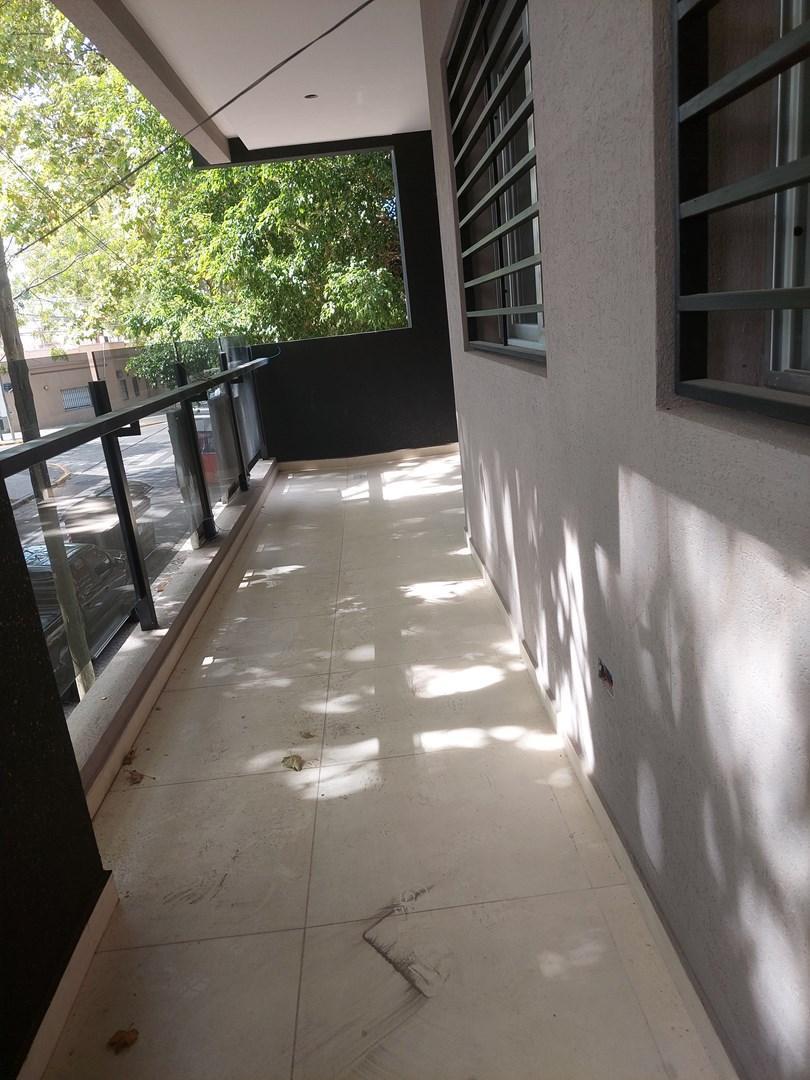 Villa Real. Moliere 1700: Semipiso 3 Ambientes Terraza Propia y 2 Cocheras. 4