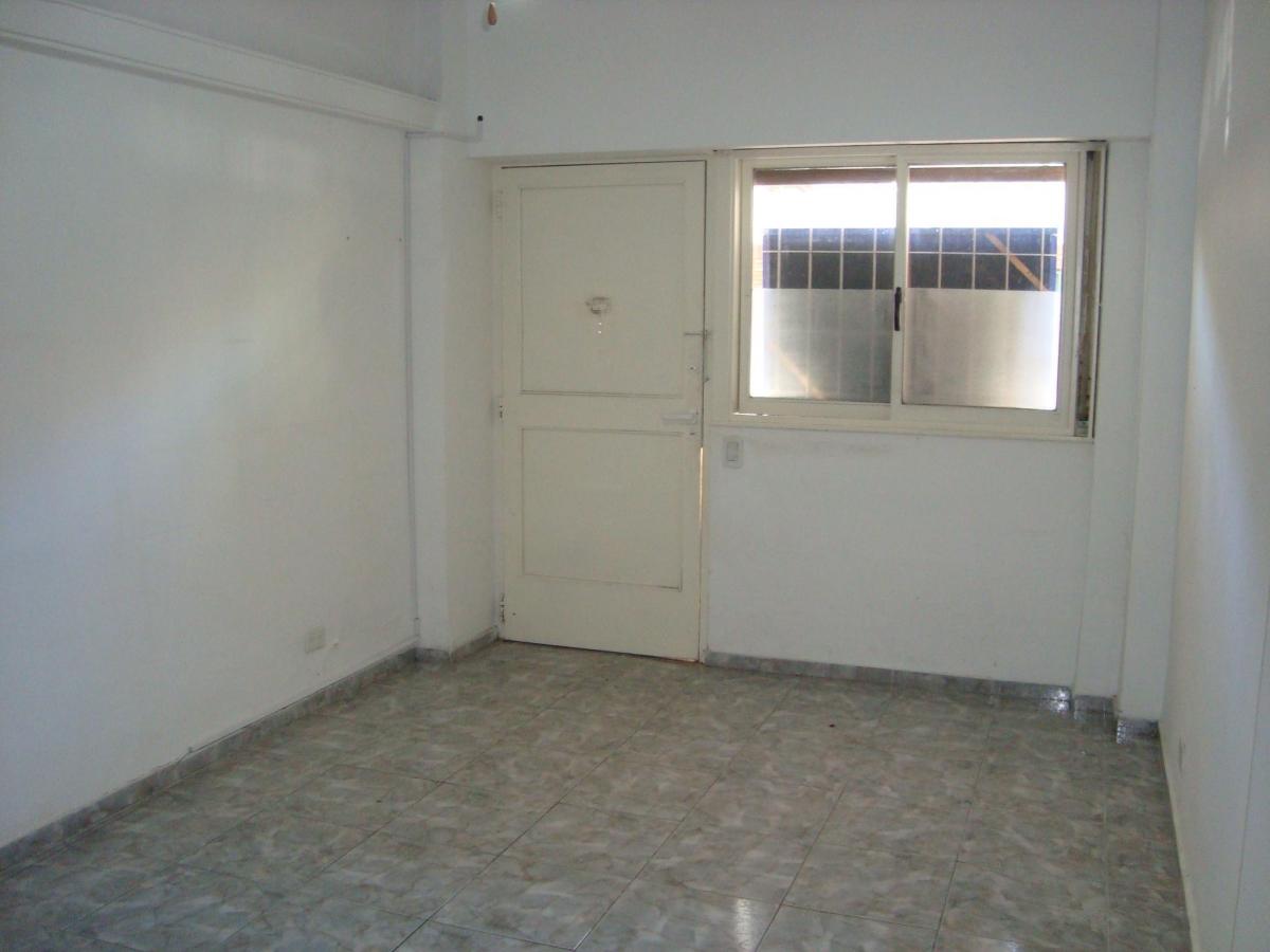 Almagro. Yapeyu 400 PH Tipo Casa 2 Ambientes Planta Baja 3
