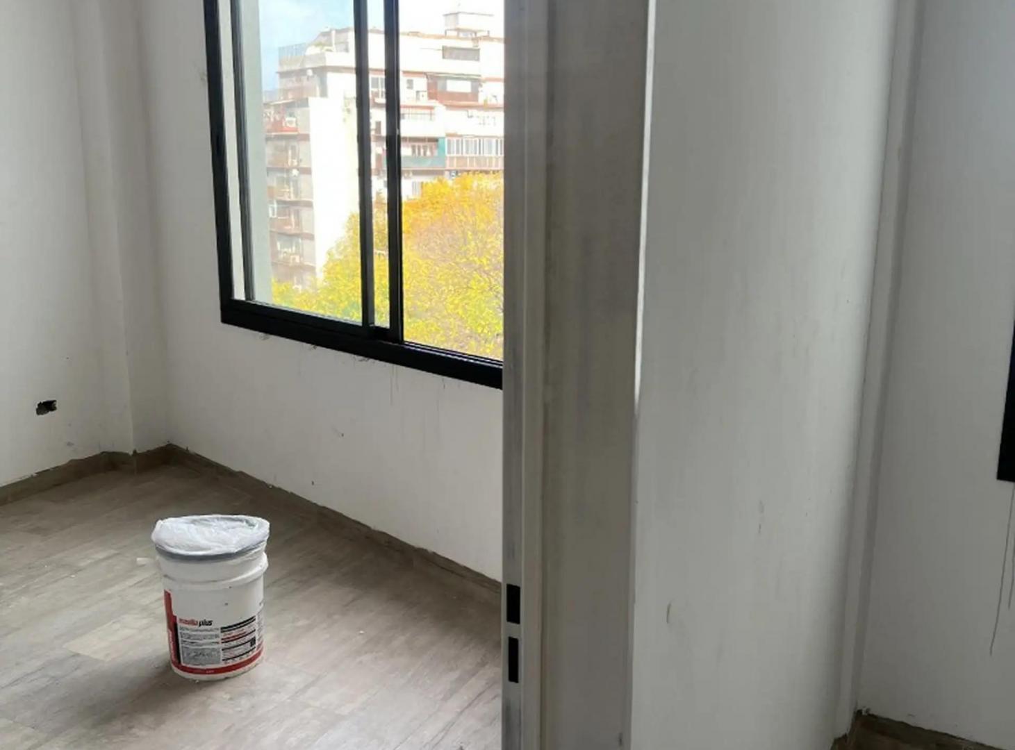 Foto de MATADEROS. AV.BRUIX 4800 SEMI PISO 2 AMBIENTES FRENTE BALCON, imagen 3