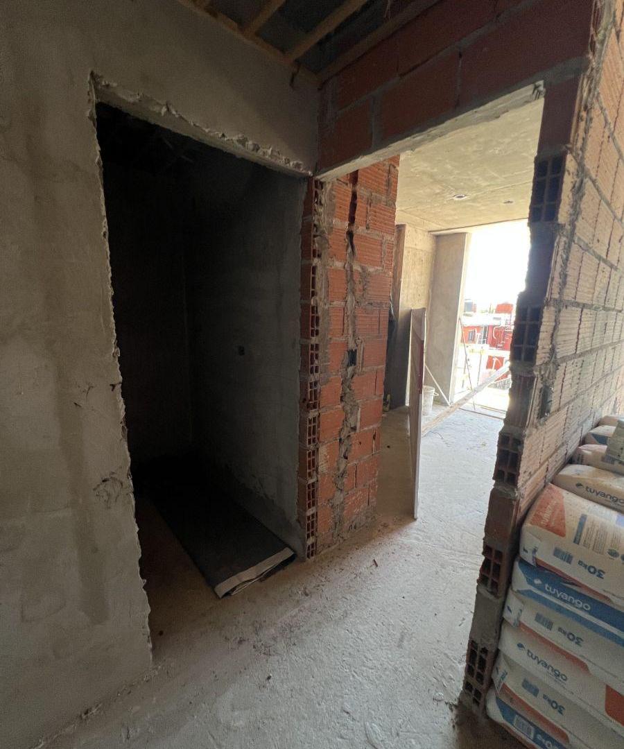 Foto de FLORESTA. AV. RIVADAVIA 880 DEPTO 2 AMB. AL FRENTE CON BALCON TERRAZA ", imagen 2