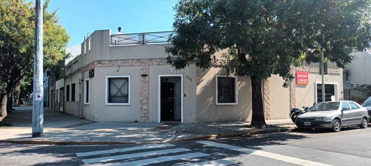 VILLA DEL PARQUE. CHIVILCOY 2300 CASA 4 AMB. CON GARAGE, PATIO Y TERRAZA