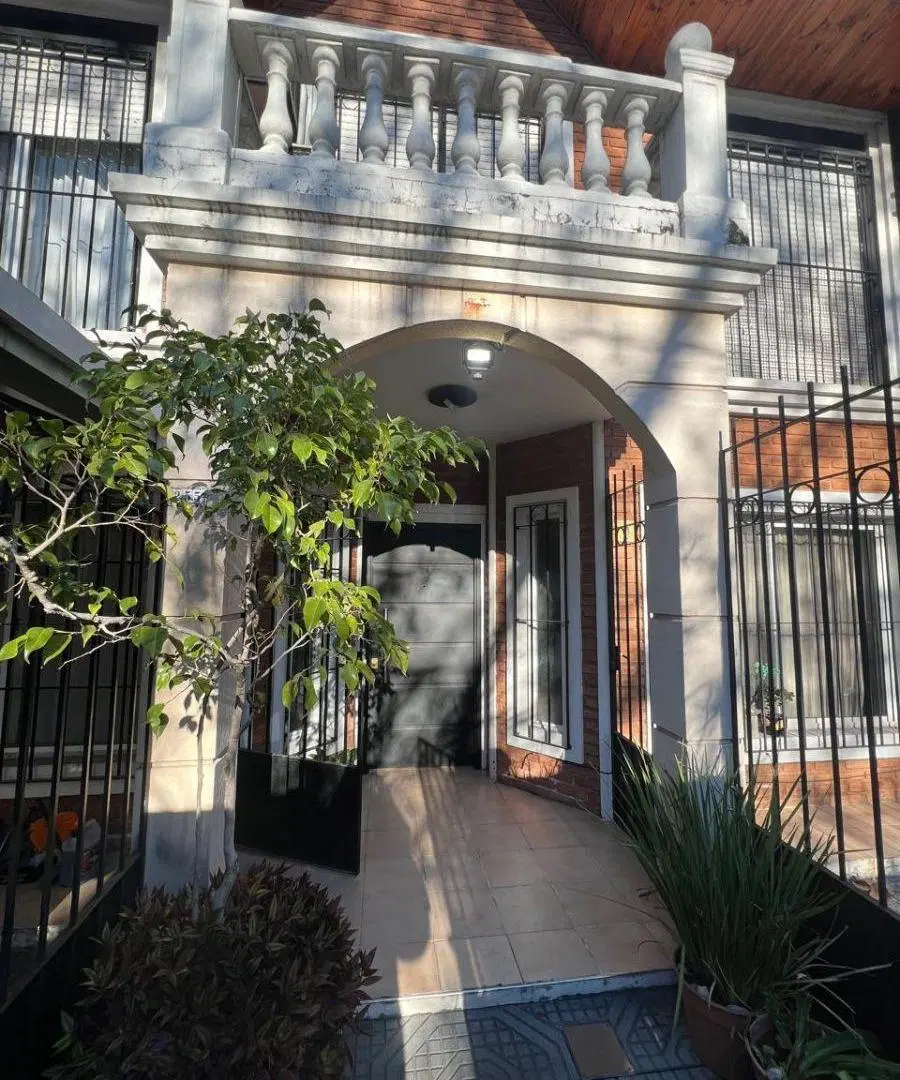 VILLA LURO. POLA 200. DUPLEX. 4 AMB CON BALCON Y COCHERA 2