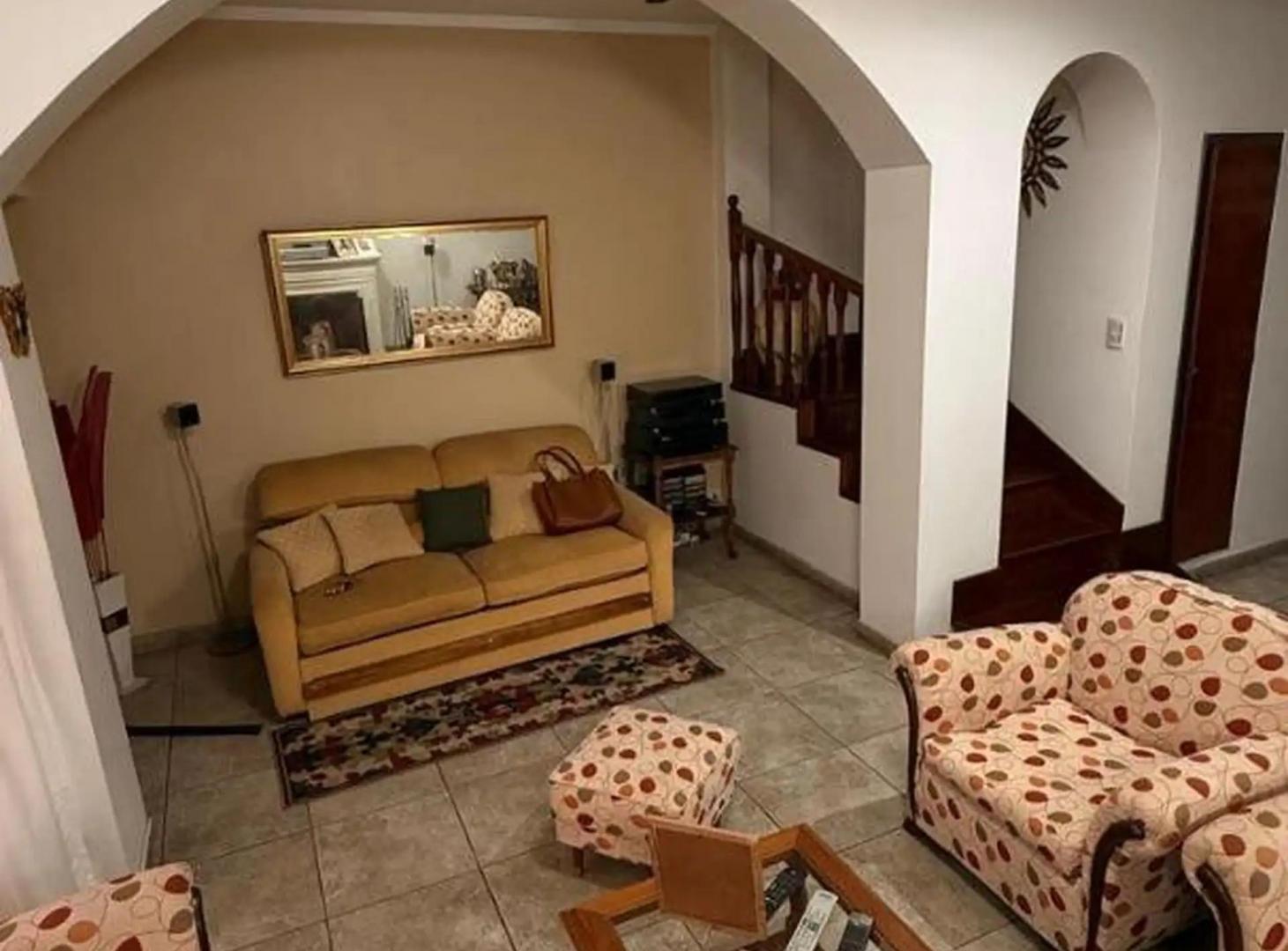 Foto de RAMOS MEJIA. NECOCHEA 1700. CASA 4 AMB. 4 COCHERAS, FONDO Y QUINCHO, imagen 1