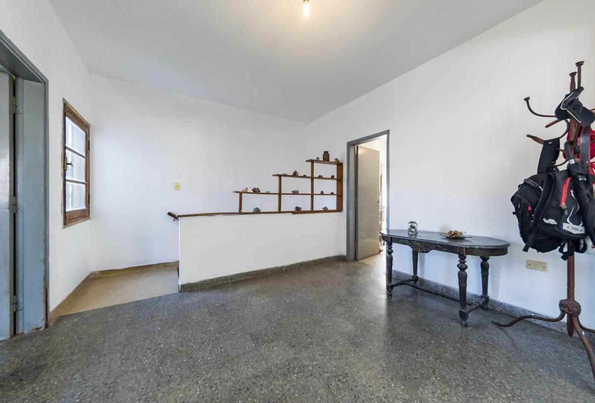 Departamento. 2 Dorm.. 1 Baño. Terraza. Planta Alta. B Pueyrredón 4