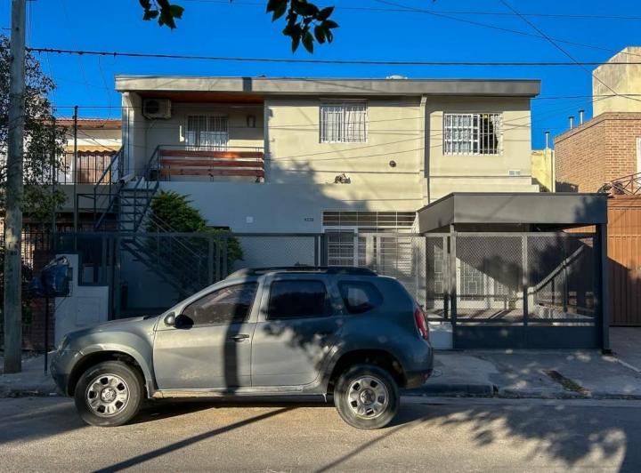 Excelente propiedad. Casa, monoambiente y dpto. B Poeta Lugones. 1