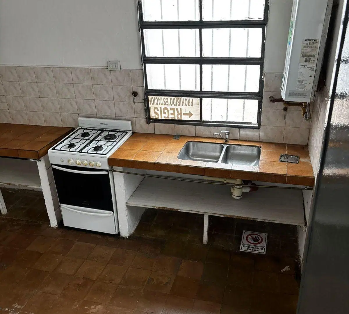 Dpto. 2 dorm. 1 baño. Patio. Sin expensas. B Villa Cabrera. 4