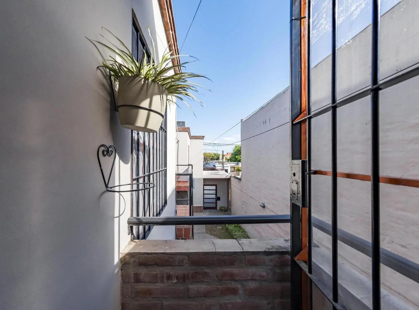 Dpto. 2 dorm. 1 baño. Complejo Cerrado. B Alta Córdoba. Apto Crédito! 4