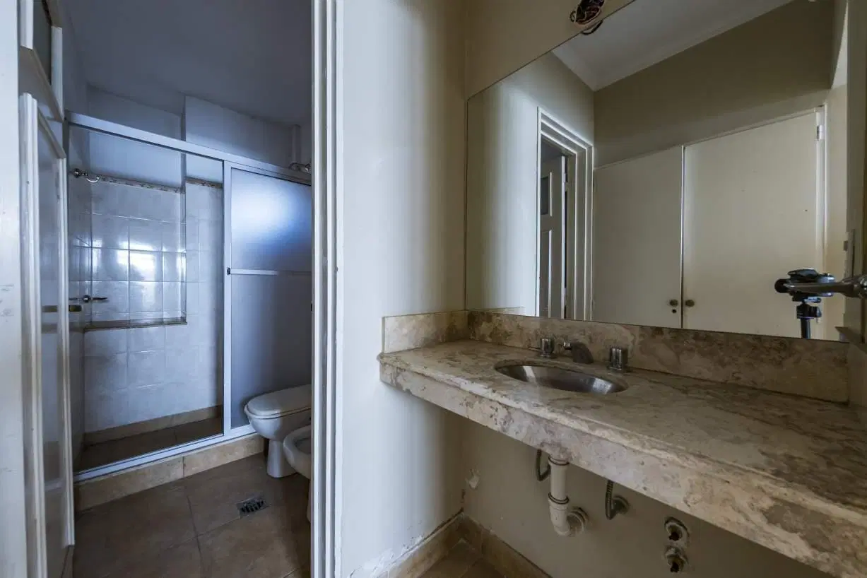 Hotel. 4 dormitorios. 3 baños. Salón  Bar. Patio. B Alta Córdoba 3