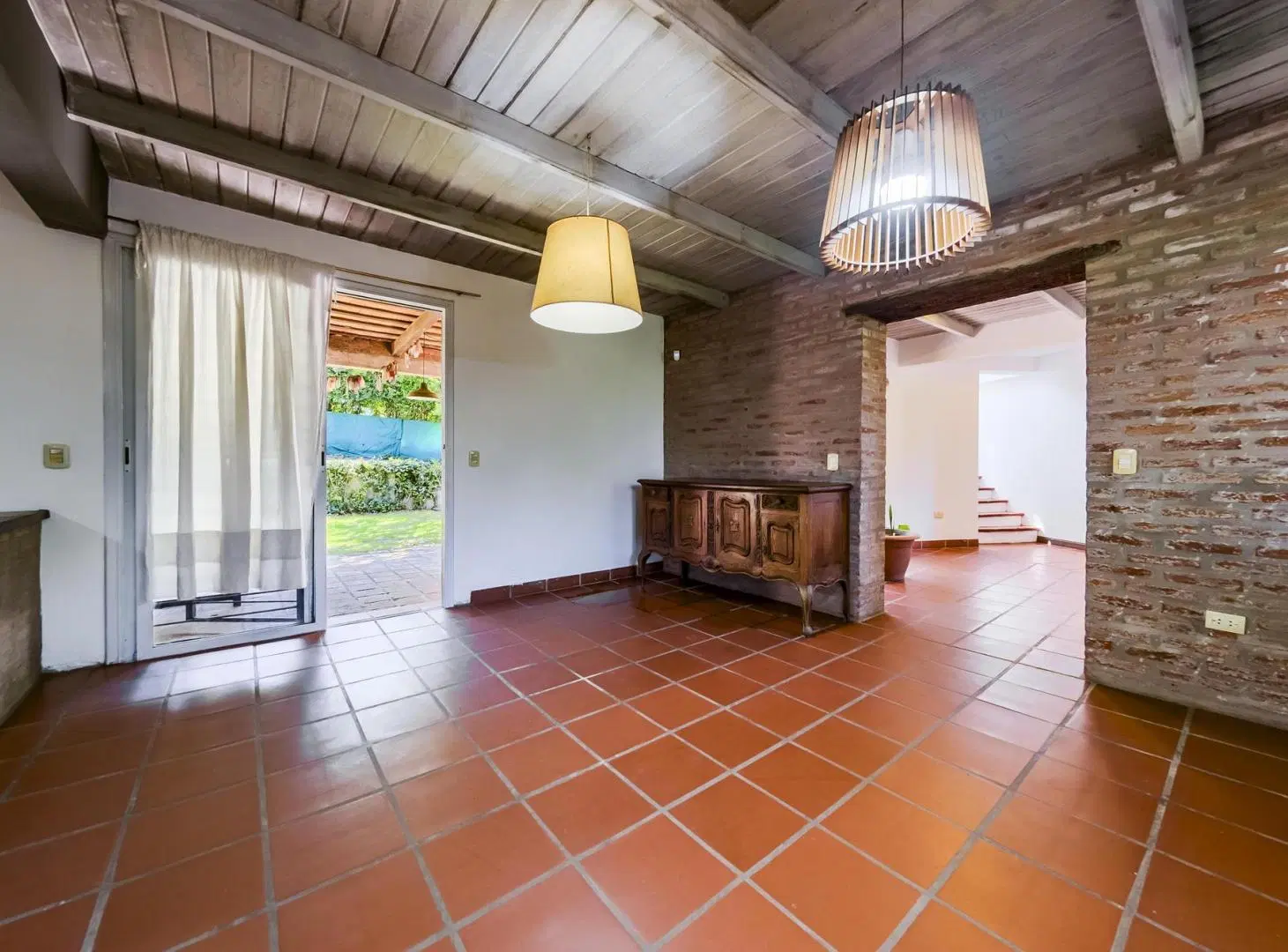 Casa. 4 dorm. 3 baños. Pileta. B Cumbres de Villa Allende 2
