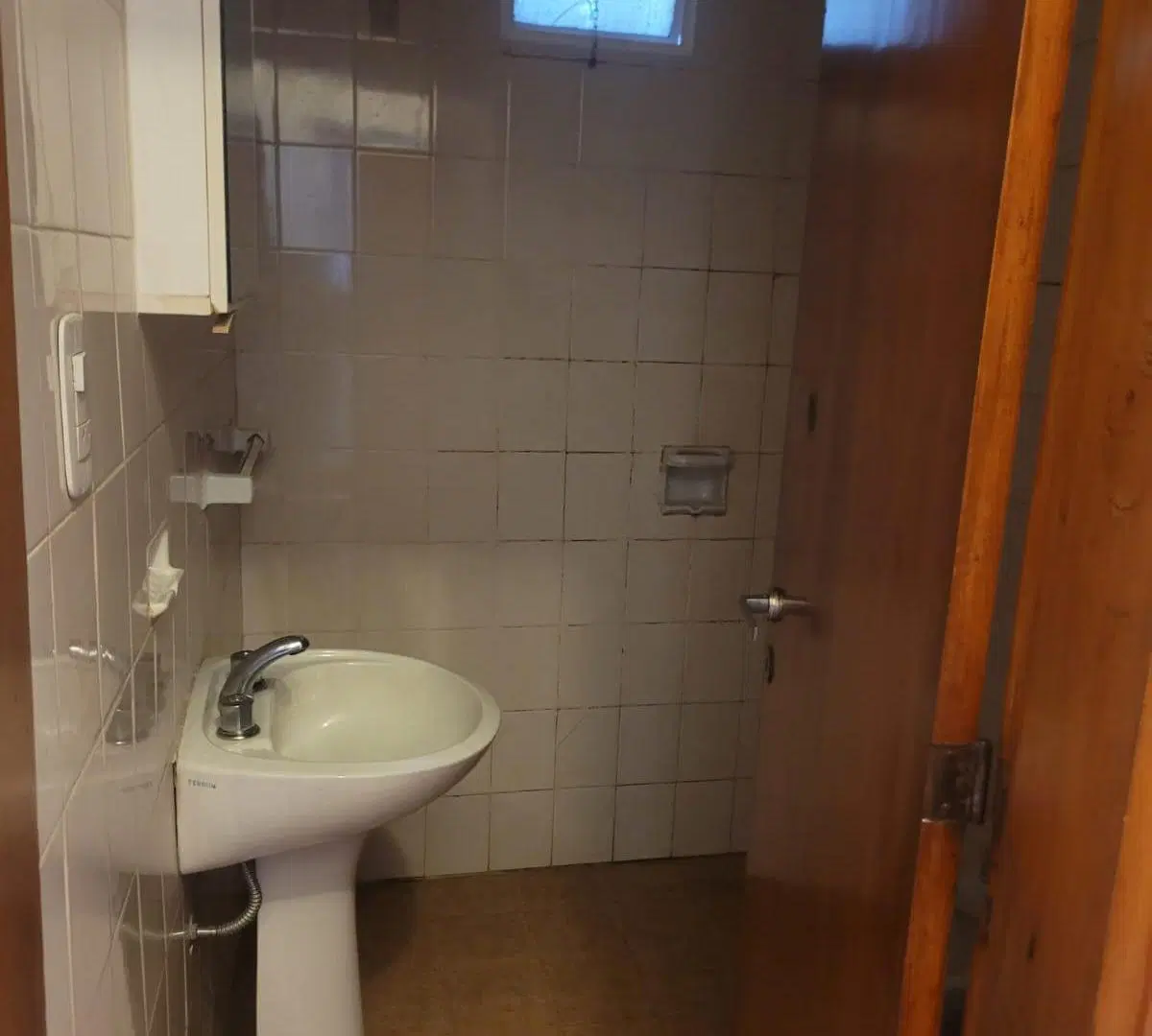 Casa. 2 dorm. 1 baño. Patio con árboles frutales. B Marques de Sobremonte 4