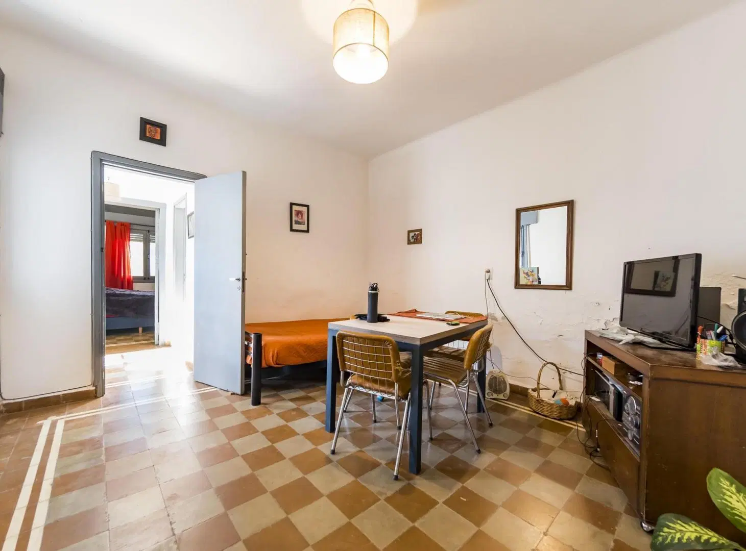 Casa. 2 dorm. 1 baño. Patio amplio. B San Martín 4