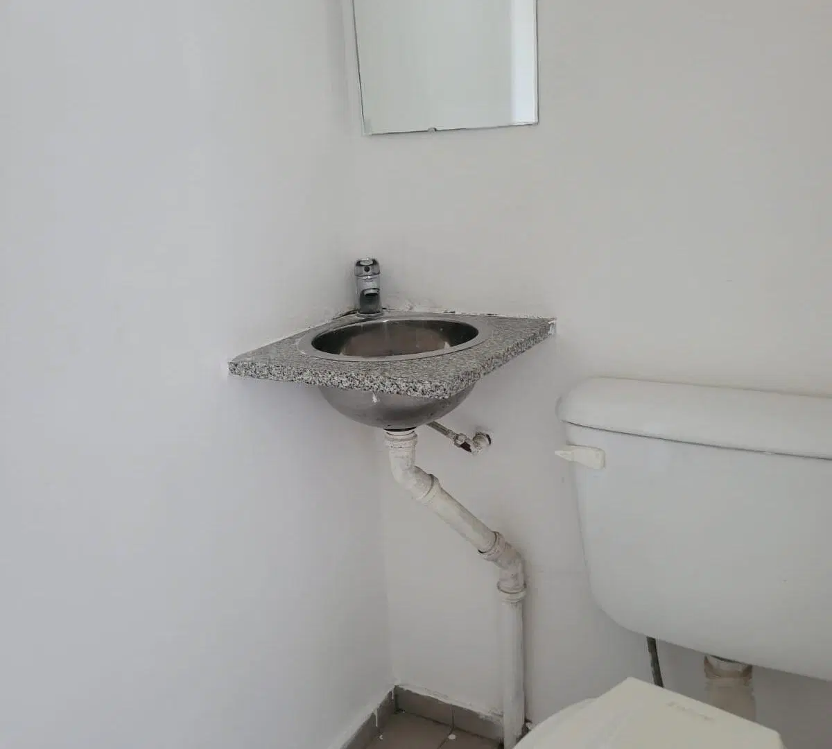 Dúplex. 2 dorm. 2 baños. Patio con asador. B Valle Cercano 2