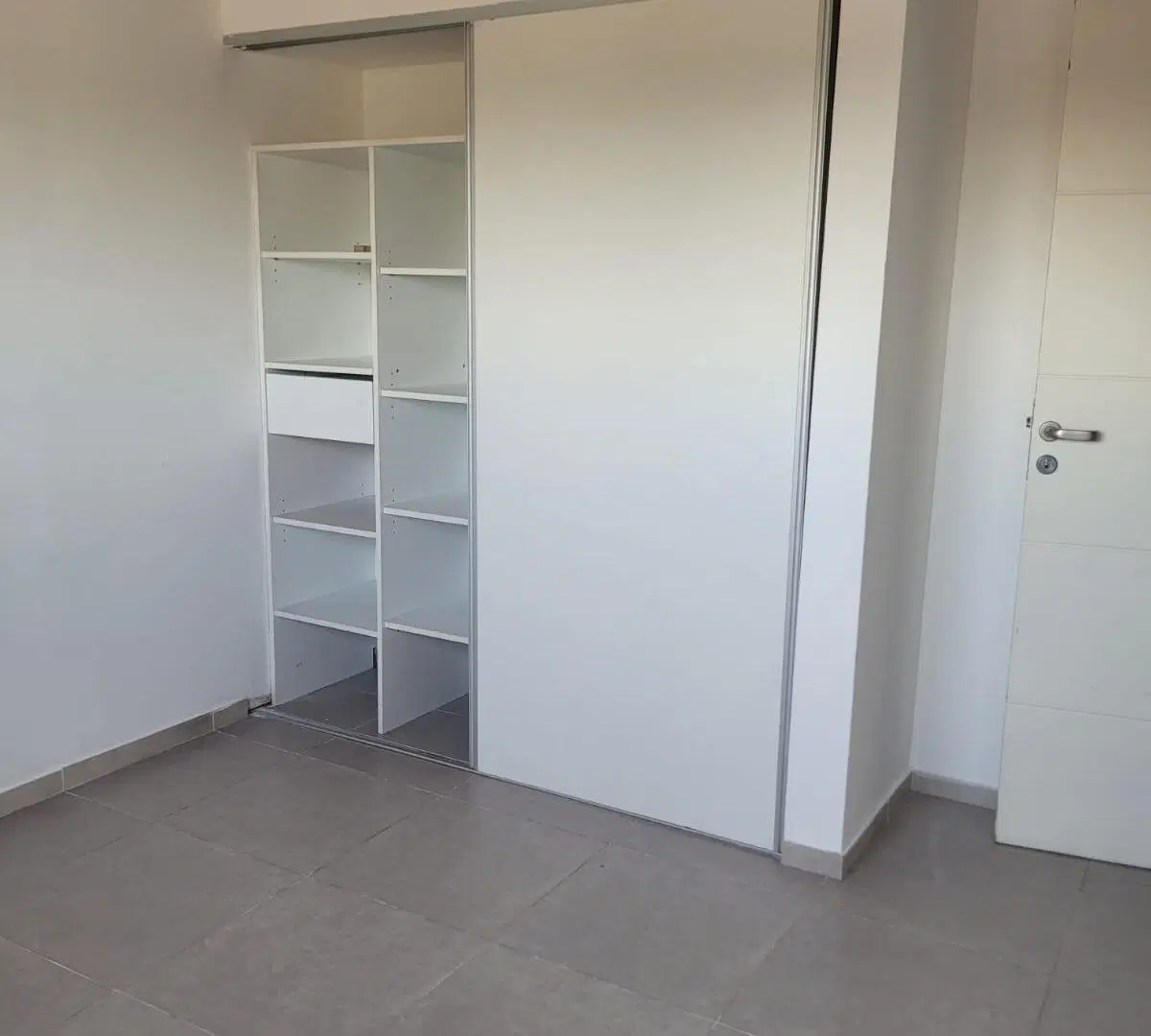 Dúplex. 2 dorm. 2 baños. Patio con asador. B Valle Cercano 1
