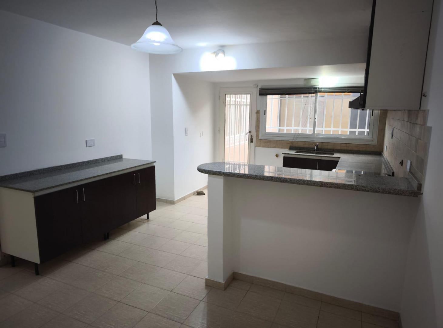 Foto de Casa. 3 dorm. 2 baño. Cochera doble. Excelente ubicación. B Alto Verde, imagen 4