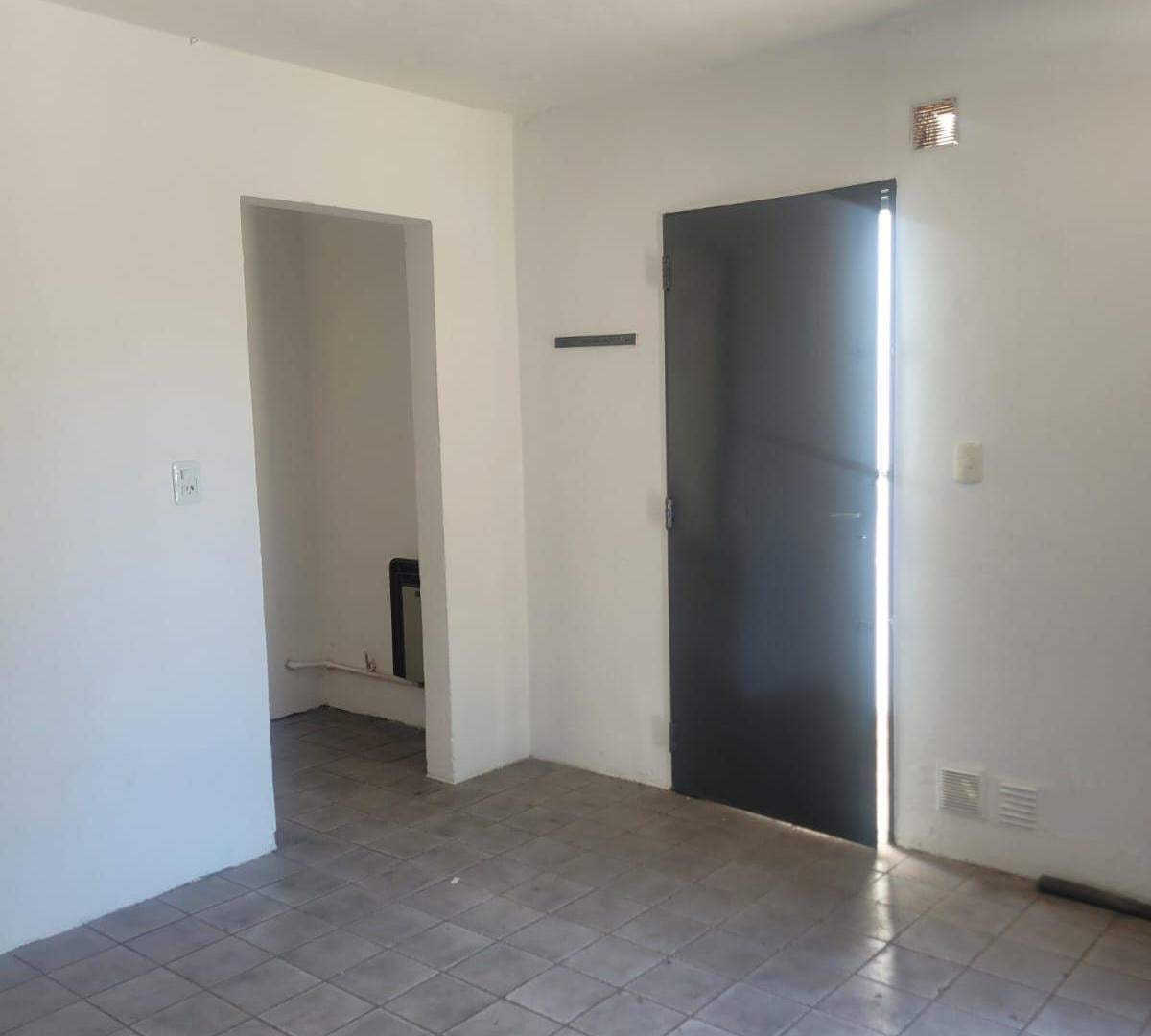 Dpto. 1 dorm. 1 baño. Planta baja. Patio. B Villa Azalais