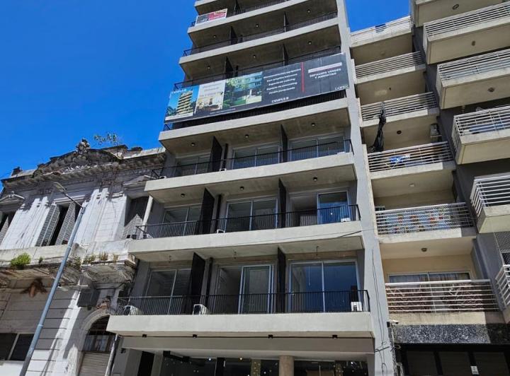 Alquiler Monoambiente temporario en Monserrat Zona UADE - Con Balcón