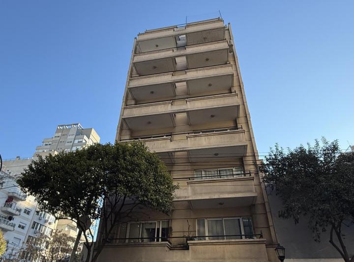 Venta Departamento de 1 Ambiente en CABA - con Balcón Frente a Estación de Subte