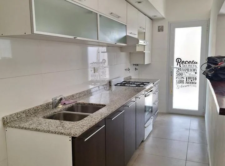 Departamento 2 ambientes amplios y luminoso, con balcon aterrazado , lavadero, cochera y Amenities 5