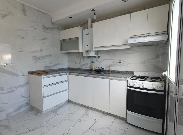 Alquiler – Departamento 3 Ambientes en Florida, Planta Alta con Terraza 3