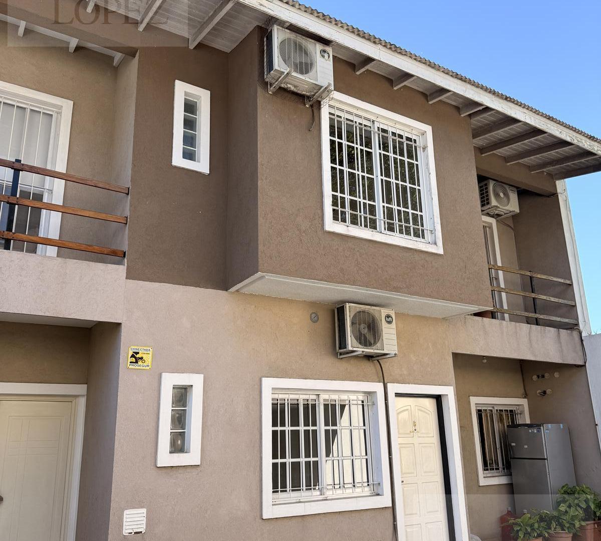 Venta Duplex en Munro - 3 ambientes con cochera, patio, parrilla, jardín, APTO CRÉDITO
