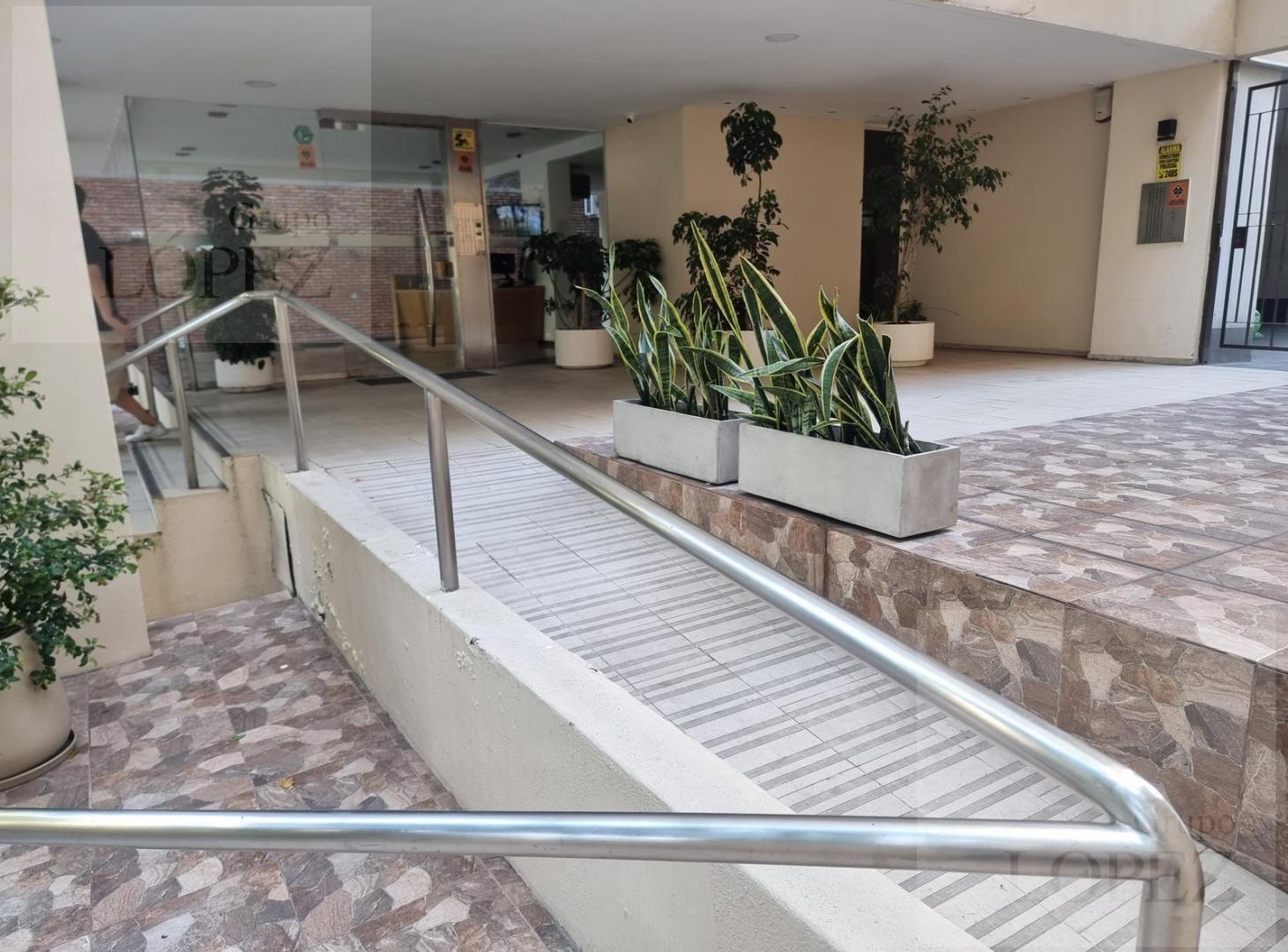 Foto de Venta Departamento 4 ambientes en Belgrano R con cochera y baulera, imagen 4