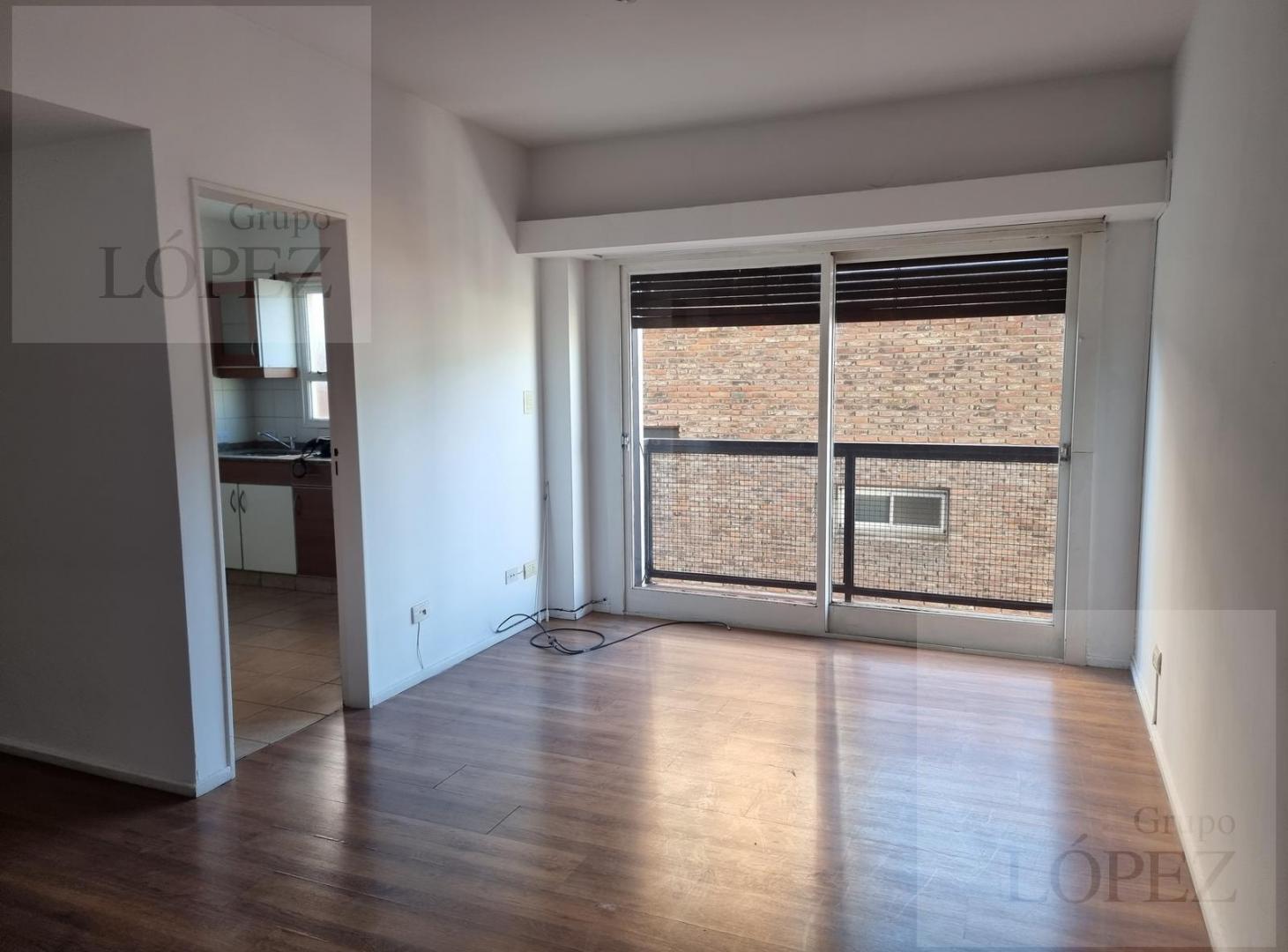 Venta Departamento 4 ambientes en Belgrano R con cochera y baulera