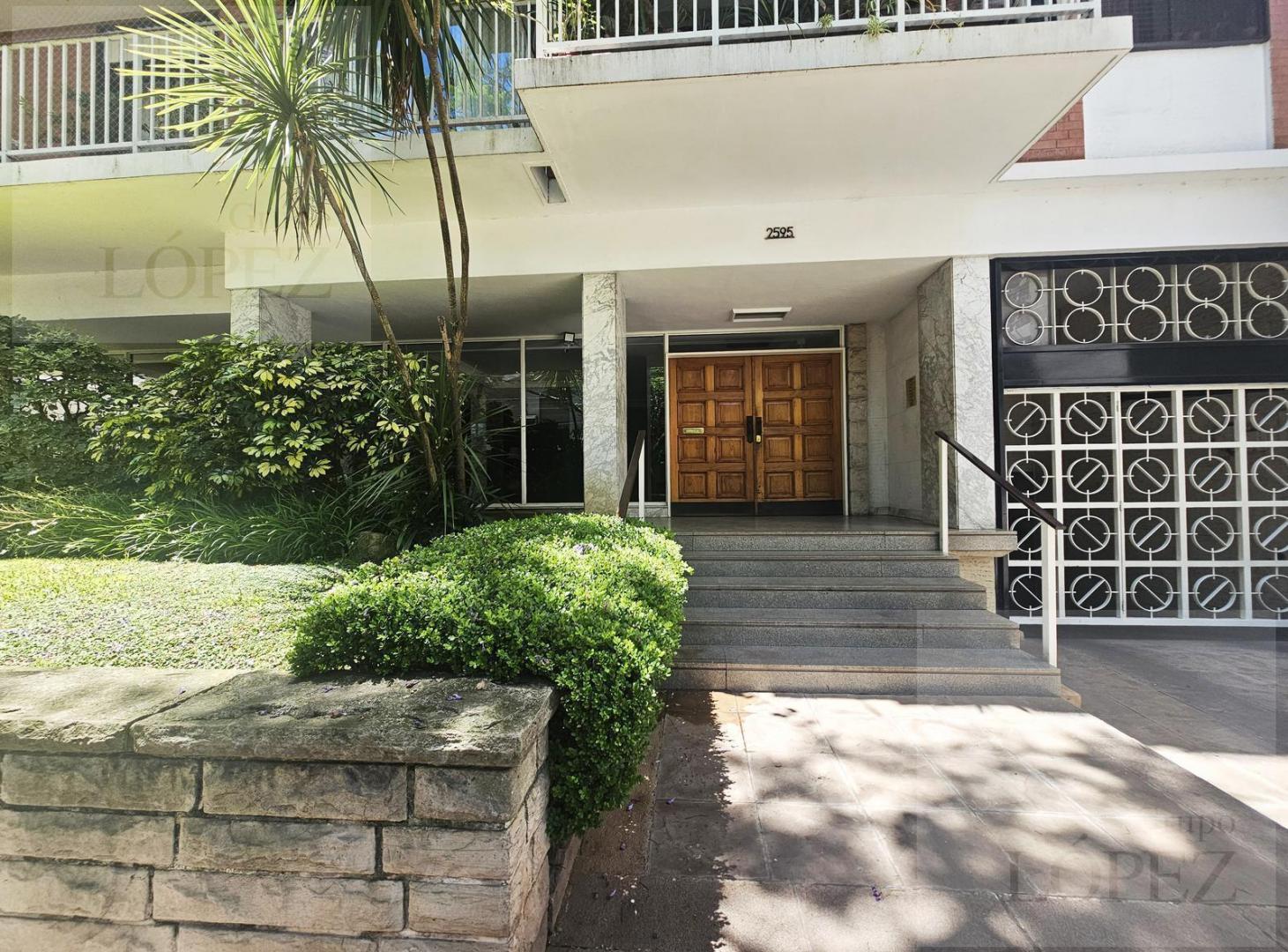 Venta – Departamento en Olivos 3 Ambientes con Dependencia - Gran Jardín, cochera y baulera