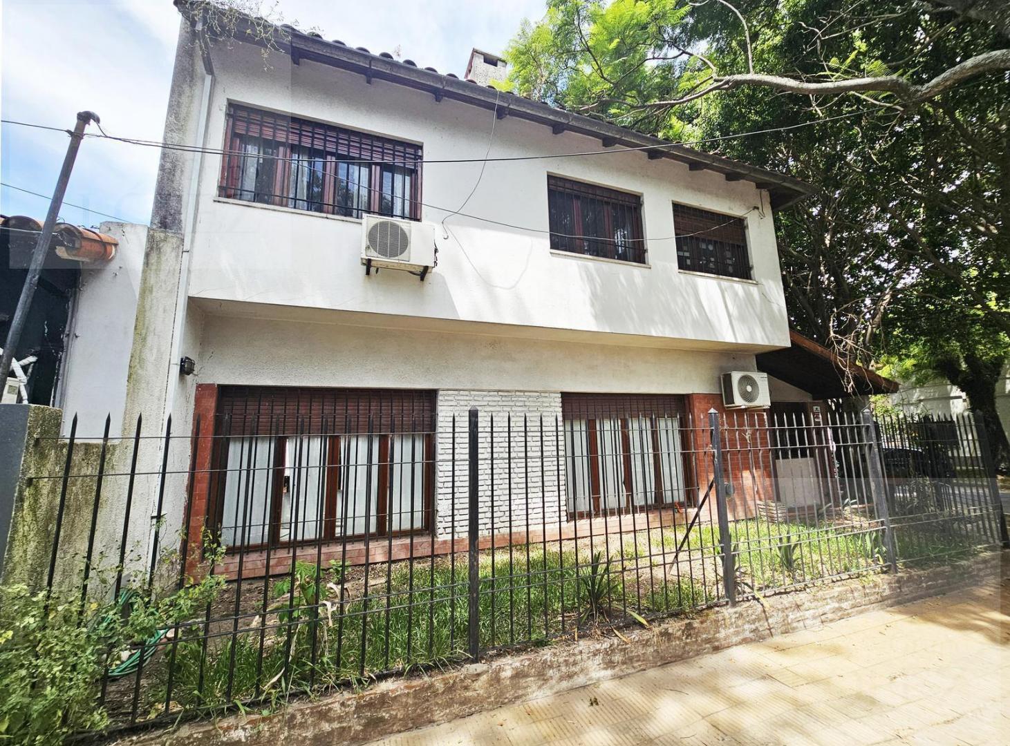Venta Casa en Beccar - 3 dormitorios - vivienda - consultorio - cochera cubierta - apto crédito