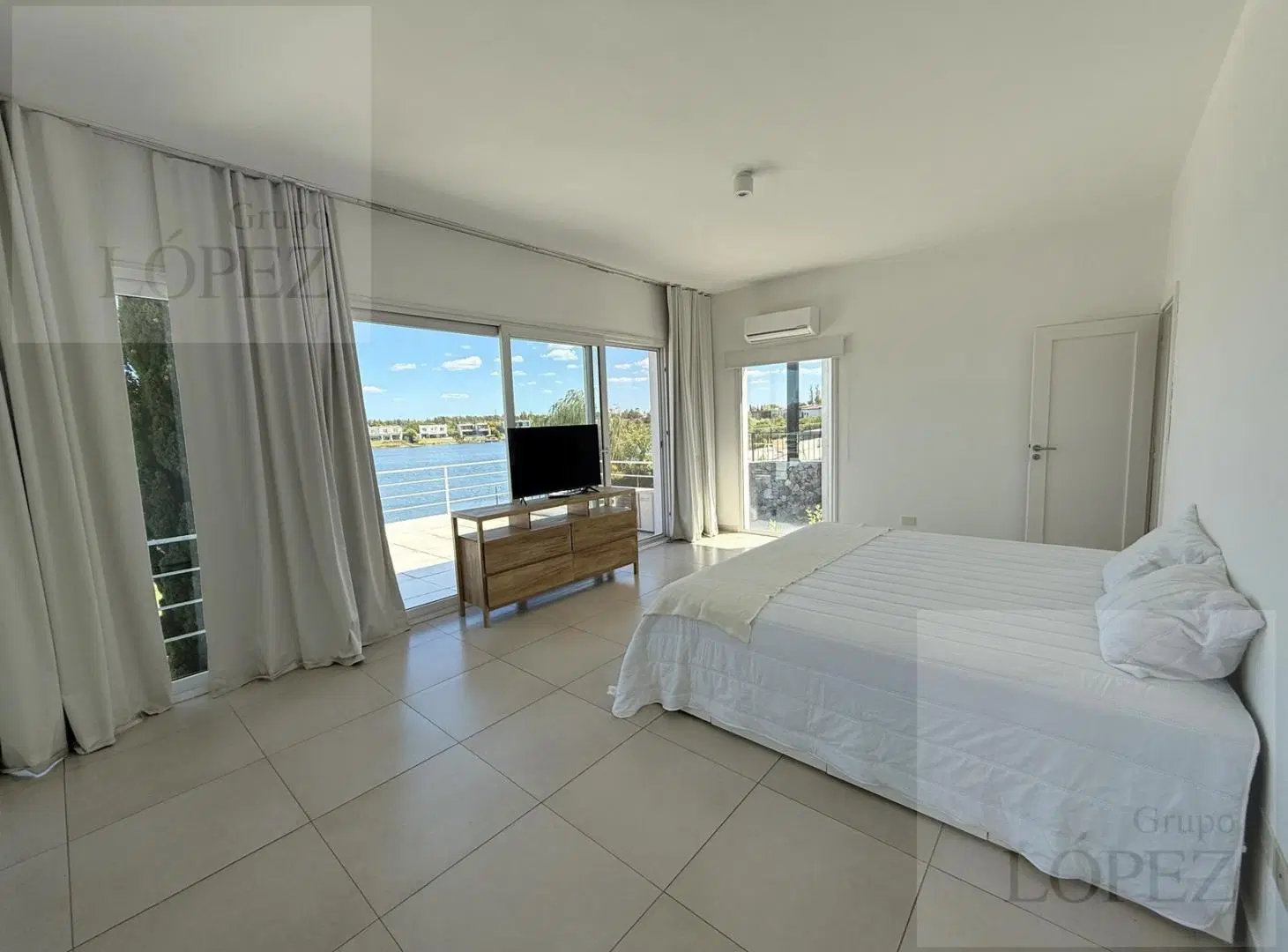 Casa amoblada en alquiler en Barrio Privado Villanueva, Tigre – Vista al lago 3