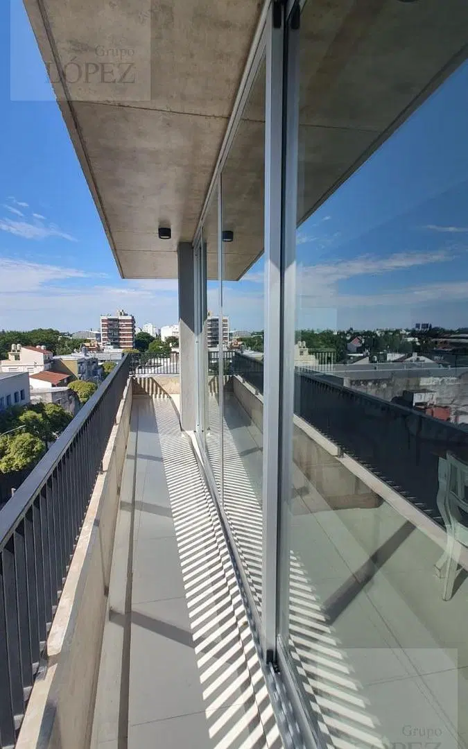 VENTA Departamento en Florida Oeste. Excelente 3 ambientes con vista abierta. Balcón aterrazado. 4