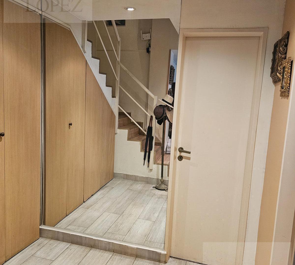 Foto de Venta Dúplex en Belgrano/ Colegiales - 2 Dormitorios y 2 Baños – Al, imagen 1
